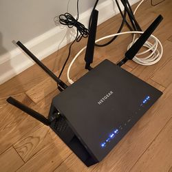 Smart WiFi Router - Netgear Nighthawk X4 AC2350