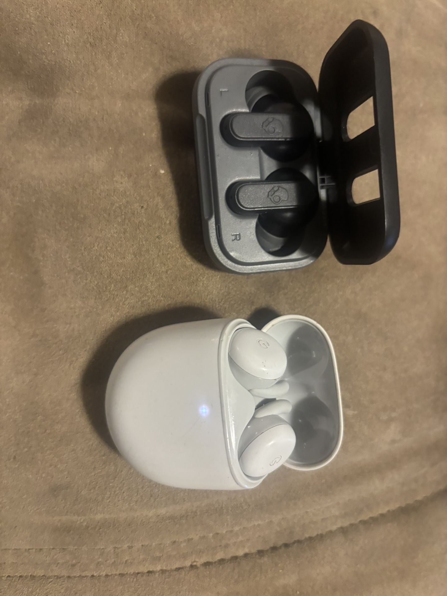 Pixel Earbud And Skull