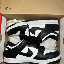 Black And White Nike Sneakers 
