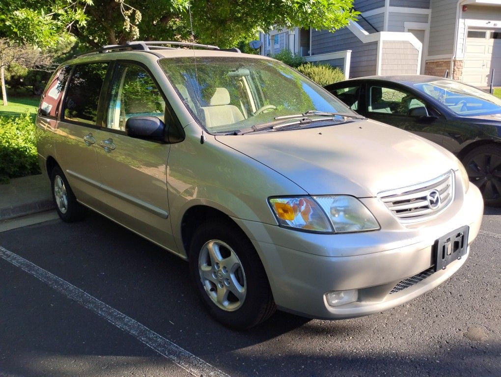 2001 Mazda MPV