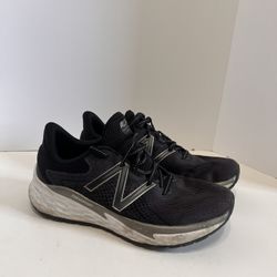 Men’s New Balance Shoes Size 9