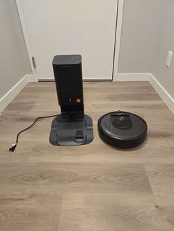 Roomba i7+