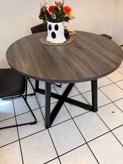 Round Dinning Table with Chairs - Used Must Go!