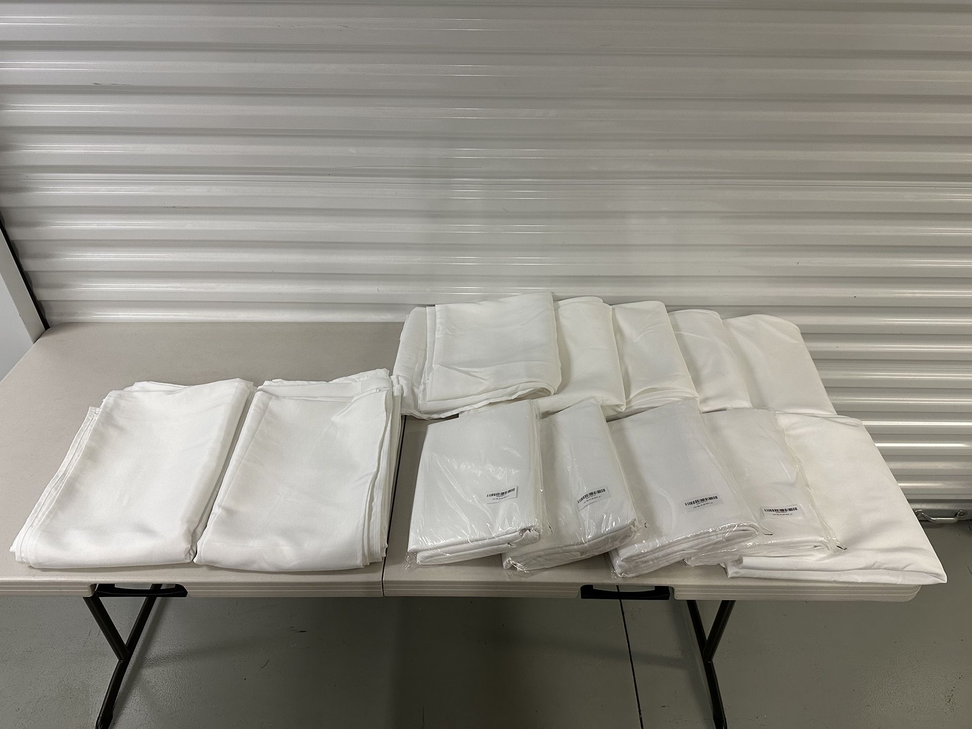 Lot of 12 - White Linen Banquet Tablecloths - 108” and 90x132”