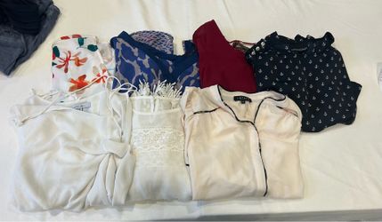 Women’s 7 blouse bundle size small