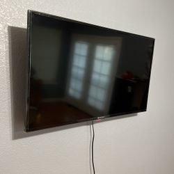 40 Inch ELEMENT LED HDTV With Wall Mount