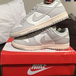 Nike Dunks Size 9.5