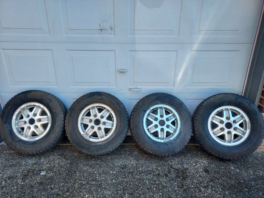 Nissan 720 Wheels