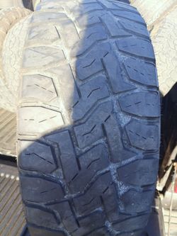 LT305/70R16 Toyo open country RT Tire (1)