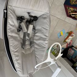 Baby bouncer