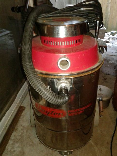Dayton Professional Wet & Dry Vacuum