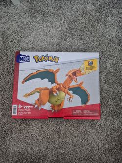 MEGA Pokémon Charizard Building Set