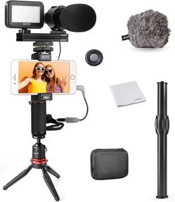 Brand New  Movo Vlog Kit V7