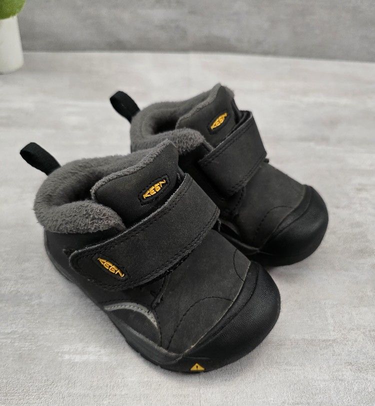 Keen Kootenay Mid Kids Black Leather Waterproof Winter and Snow Boots Size 6