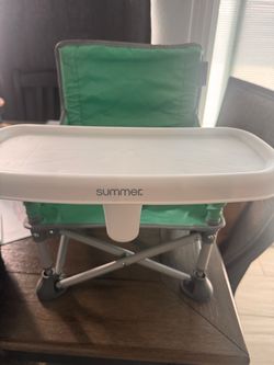 Baby chair with tray