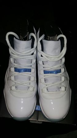 Authentic retro jordan legend blue 11 size 9 , barely worn