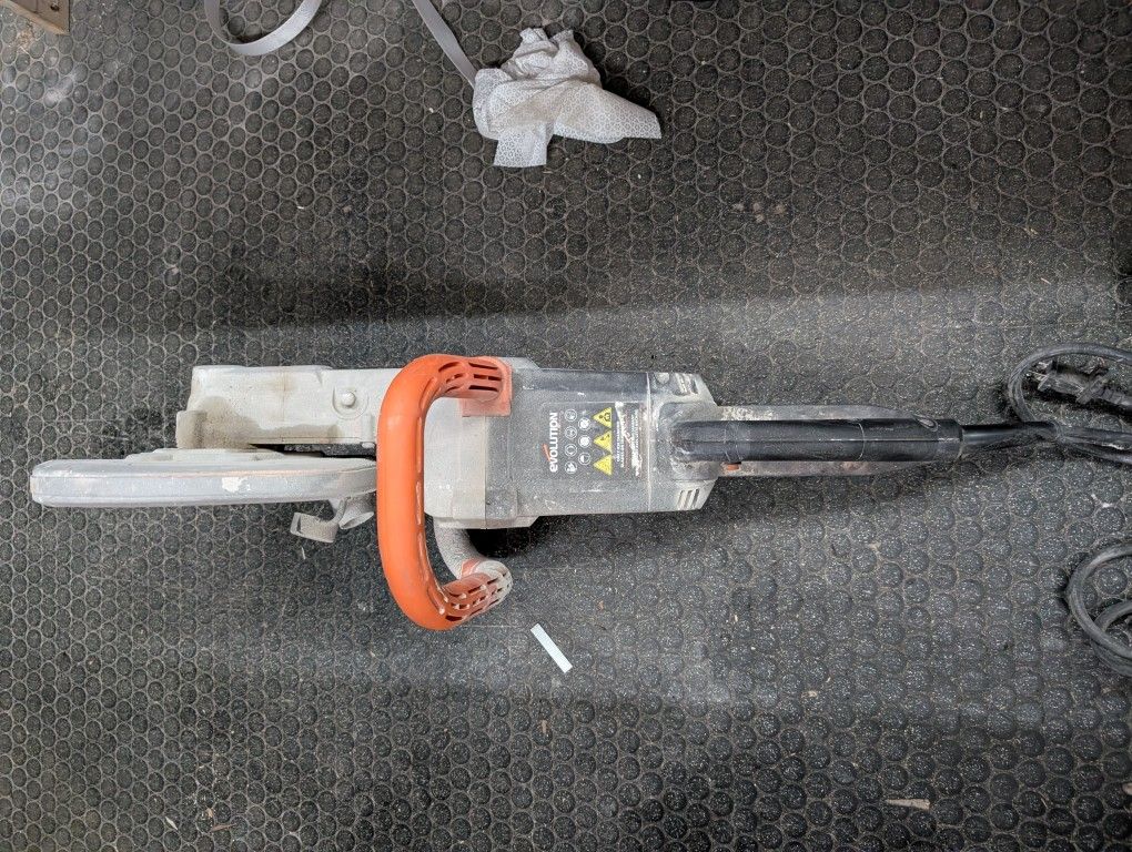 Evolution - 9 in Concrete Saw 