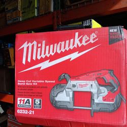 Milwaukee
11 Amp Deep Cut Band Saw with Hard Case