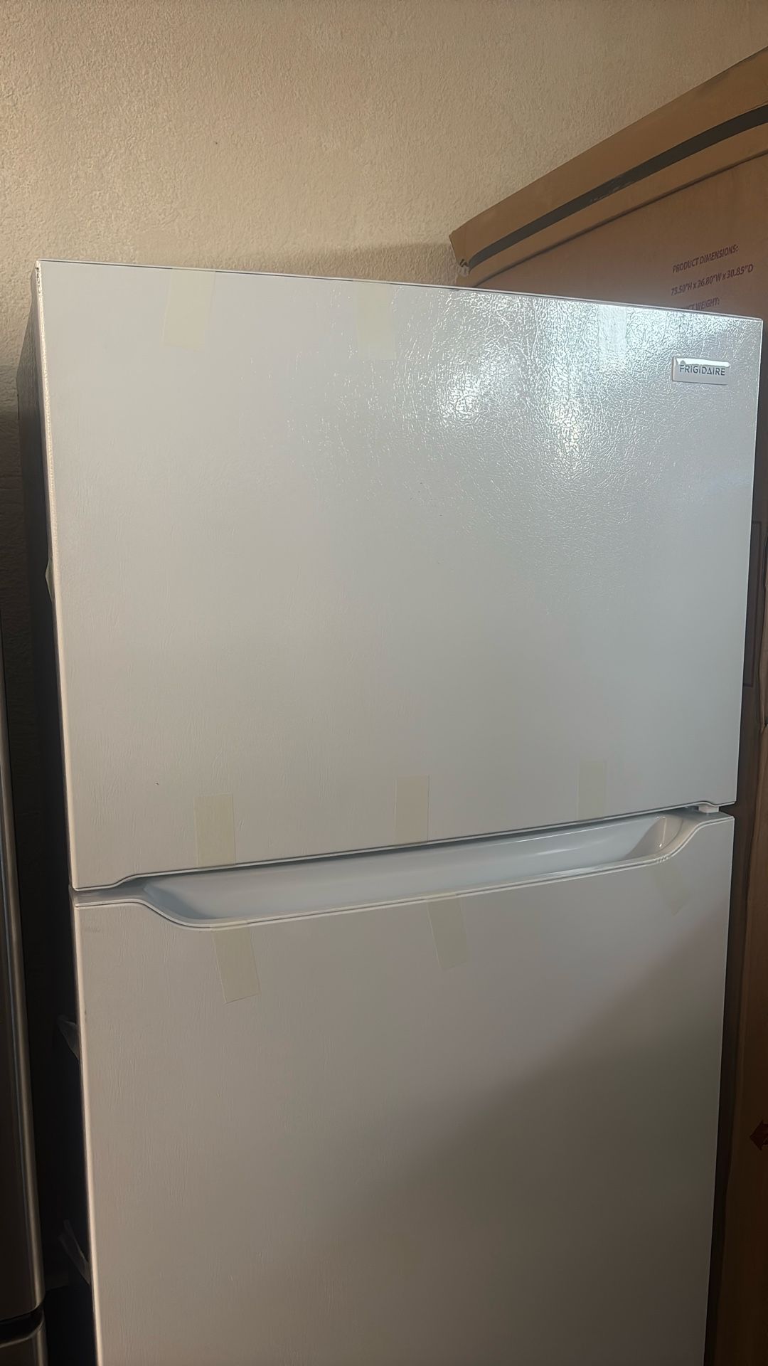 New. Frigidaire. Apartment Side 18 Cubic Feet
