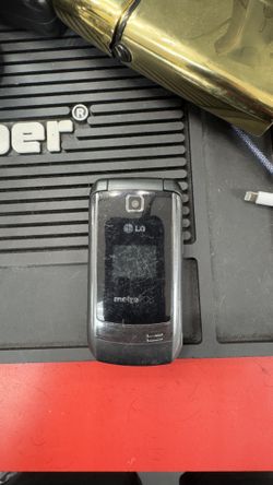 LG Flip ****Make Offer****