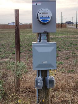 Light Pole With Box Poste De Luz