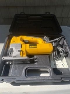 DeWalt Jig Saw w/Carrying Case Model #DW321