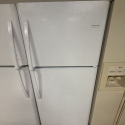 USED WHITE TOP/BOTTOM REFRIGERATORS