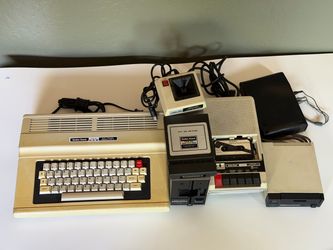 Radio Shack TRS-80 64K COLOR COMPUTER 2
