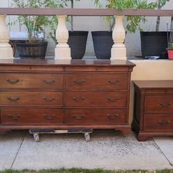Bedroom Set. Dresser and Nightstands