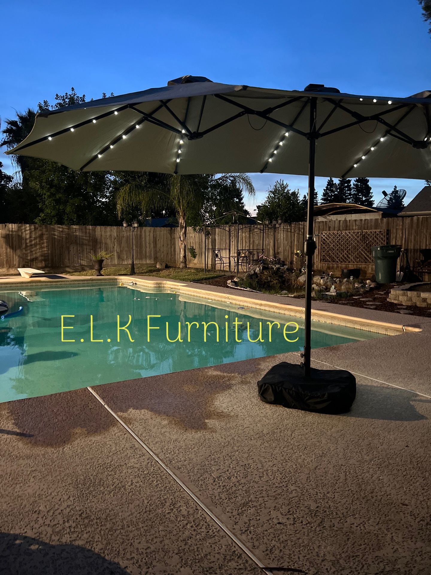 NEW LARGE DOUBLE SHADE SOLAR UMBRELLAS 💡⛱️