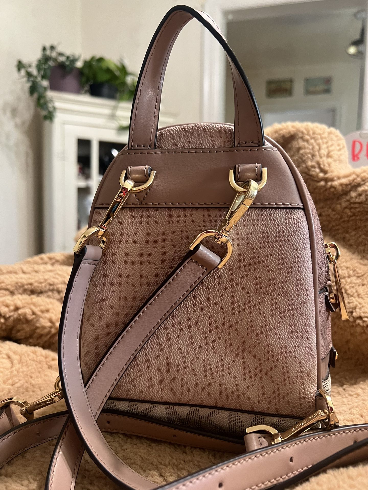 Pink Michael Kors Backpack for Sale in Lathrop, CA - OfferUp