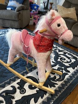 Pink pony that makes galloping sounds