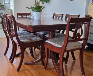 Vintage dinning table and chairs