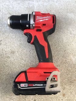 Milwaukee M18 18V Lithium-Ion Brushless Cordless 1/2 in. Compact Drill/Driver