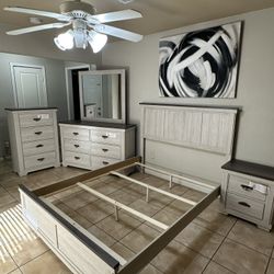 Queen bedroom Set / Recámara nueva queen