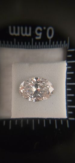Oval 1.90 carat-Laboratory grown diamond (IGI)