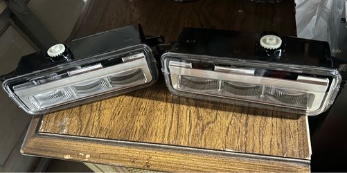 6th GEN OEM 4 runner sr5 fog lights