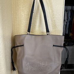 Beautiful Coach Full Leather  Purse 