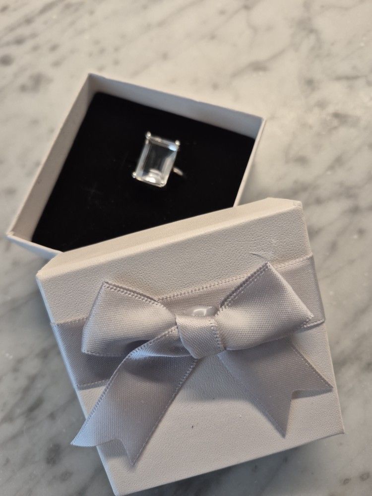 A Beautiful Cocktail Ring Size 6