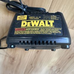 DEWALT DW9116 7.2V-18V 1 Hour Battery Charger Tested-Working