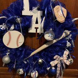 LA Wreath For The Fan’s With Lights Blue