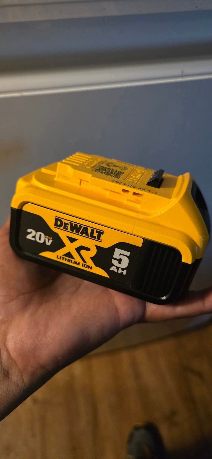 Dewalt Battery