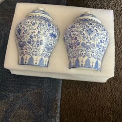 Jarros De Porcelana/ Porcelain vases