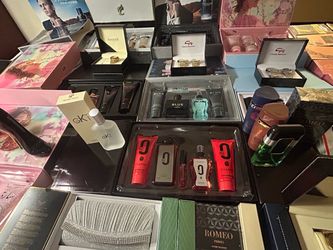 Mercancia perfumes relojes