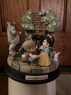 Disney Snow White Precious Moments figurine