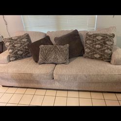 Alesandra sofa and loveseat 