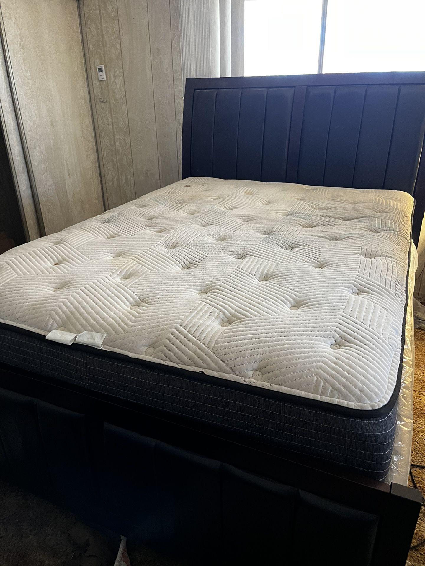 Plush Hybrid Mattress, Box spring , and Queen Bed