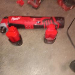 Milwaukee Multi Tool With 2 Batteries 
