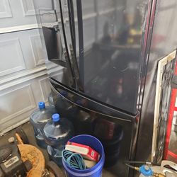 Kenmore Elite Refrigerator French Door/ Bottom Freezer