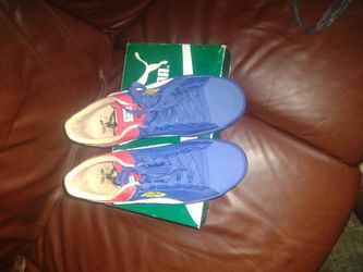 Size 7 Pumas 